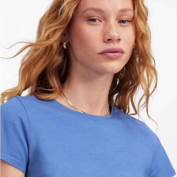 Essential Slim Tee - Picture 3 of 9